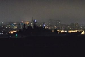 Rus savaş gemisi Boğaz'dan ge&ccedil;ti