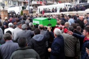 Kafasına sopa ile vurulan inşaat bek&ccedil;isi &ouml;ld&uuml;