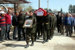 Beyin kanaması sonucu yaşamını yitiren asker toprağa verildi