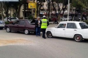 Sınav sırasında korna &ccedil;alan ara&ccedil; s&uuml;r&uuml;c&uuml;lerine ceza yağdı