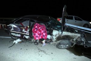 Burdur'da otomobille trakt&ouml;r &ccedil;arpıştı: 1 &ouml;l&uuml;, 3 yaralı