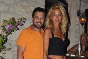 Emre Altuğ'dan &Ccedil;ağla Şıkel'e anlamlı hediye...