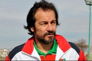 Karşıyaka'da Yusuf Şimşek bıraktı