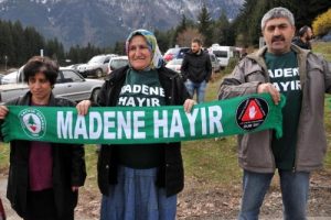 Cerattepe'de keşif heyetine 1.5 kilometrelik insan zinciri ile karşılama