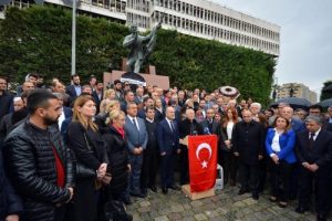 CHP'den Hasan Tahsin Anıtı &ouml;n&uuml;nde ter&ouml;r kınaması