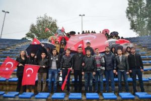 &Uuml;niversitelilerden ter&ouml;re tepki