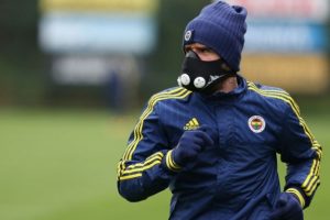 G&ouml;khan G&ouml;n&uuml;l takımdan ayrı &ccedil;alıştı!