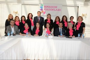 &Ouml;yk&uuml; G&uuml;rman şarkılarını 'Amazon Kadınları' i&ccedil;in s&ouml;yledi...