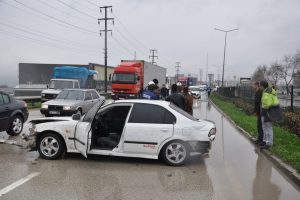 Bursa'da feci kaza şans eseri can kaybı olmadan atlatıldı!