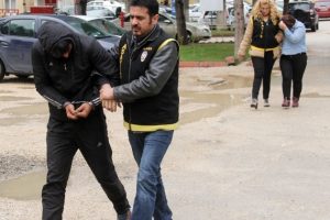 Adana'da benzin parası karşılığında fuhuş!