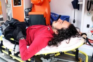 Kardeşi uyuşturucudan tutuklanınca bayıldı