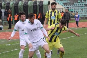 Sakaryaspor deplasmanda Derincespor ile berabere kaldı