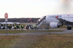 Hannover havalimanı yeniden u&ccedil;uşa a&ccedil;ıldı