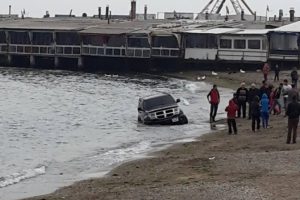 Bursa'da ciple sahilde tur atarken kendini denizde buldu!