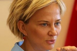 Aylin Kotil CHP'den istifa etti