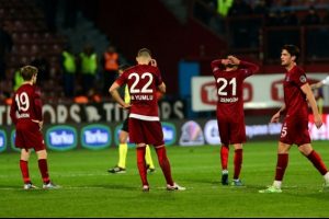 Trabzonspor, 3 yenilgi daha tarihinin en k&ouml;t&uuml; sezonunu yaşamış olacak
