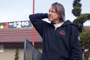 ABD'de evsiz adama 100 bin dolar para &ouml;d&uuml;l&uuml;