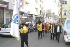 Şehitler i&ccedil;in &Ccedil;anakkale'ye y&uuml;r&uuml;yorlar