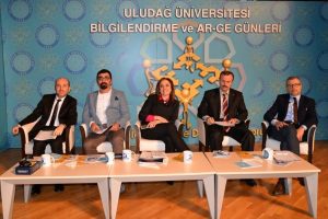 Bursa'da &ouml;ğrencilerin iş projelerine b&uuml;y&uuml;k &ouml;d&uuml;l