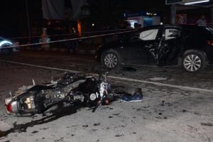 Kırmızı ışık ihlali kazası: 1 &ouml;l&uuml;, 4 yaralı