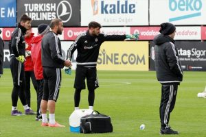 Beşiktaş, Antalyaspor ma&ccedil;ı hazırlıklarına ara vermeden başladı