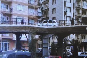 Yaya ge&ccedil;idinde otomobil