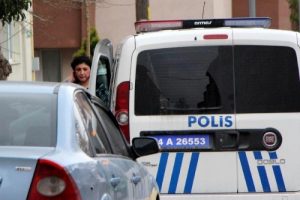Eşiyle ilişkisi olduğunu iddia ettiği G&uuml;rcistanlı kadını yaraladı