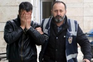 &Ccedil;aldığı otomobilde sızınca yakalandı