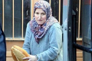 Komşusunu &ouml;ld&uuml;ren kadına &ouml;m&uuml;r boyu hapis istemi