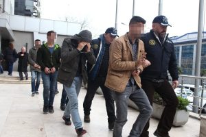 Bursa'da g&ouml;zaltına alınan 8 kişi tutuklandı