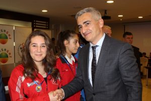 Bursagaz, Bursalı şampiyonları &ouml;d&uuml;llendirdi