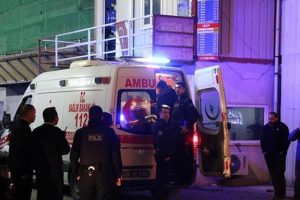 Beyoğlu'nda silahlı kavga: 3 yaralı