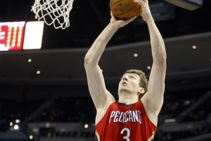 &Ouml;merli Pelicans deplasmanda galip