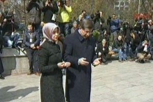 Başbakan Ahmet Davutoğlu Ankara'da patlamanın olduğu yerde