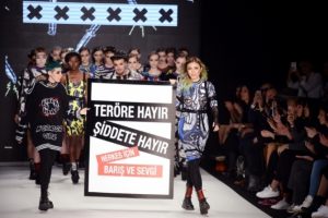 'İstanbul Moda Haftası'ndan 'ter&ouml;r' mesajı