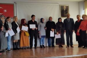 Bursa'da aile eğitiminde sertifika sevinci