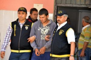 Cinayeti birbirlerinin &uuml;zerine atan 2 arkadaşa 20'şer yıl hapis