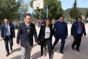 Manisa'da belediyenin okula yardımı kabul edilmedi