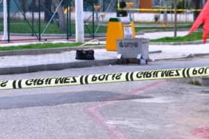 &Ccedil;antadan sarkan kablolar polisi alarma ge&ccedil;irdi