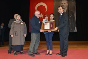 İzmir'de şehit yakınları ve gazilere Devlet &Ouml;v&uuml;n&ccedil; Madalyası