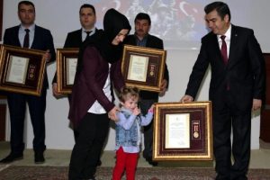 Kayseri'de şehit yakınları ve gazilere Devlet &Ouml;v&uuml;n&ccedil; Madalyası