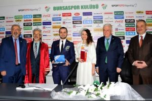 Timsah Arena'da Bursaspor &ccedil;alışanları d&uuml;nya evine girdi