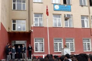 Ergani'de &ouml;ğretmenden &ouml;ğrenciye dayak iddiasıyla su&ccedil; duyurusu