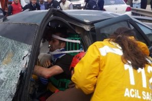 Hurdaya d&ouml;nen otomobilde can pazarı