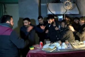 Silah baskına giden polisten ka&ccedil;ınca yakayı ele verdi
