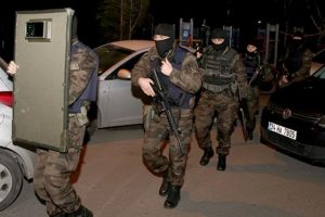İstanbul'da şafak operasyonu
