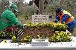 Bursa Mudanya'da şehitliklere bakım