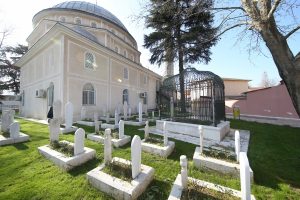 Bursa Armutk&ouml;y Camii ve haziresi hizmete girdi