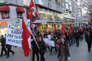 Eskişehir'de TGB'liler şehitler i&ccedil;in y&uuml;r&uuml;d&uuml;