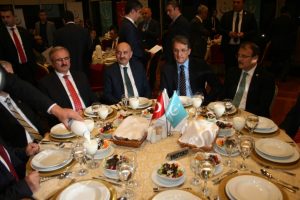 Sağlık Bakanı'ndan Bursa'da &ouml;nemli a&ccedil;ıklama: Sağlık&ccedil;ılara y&ouml;nelik şiddete ağır ceza yolda!